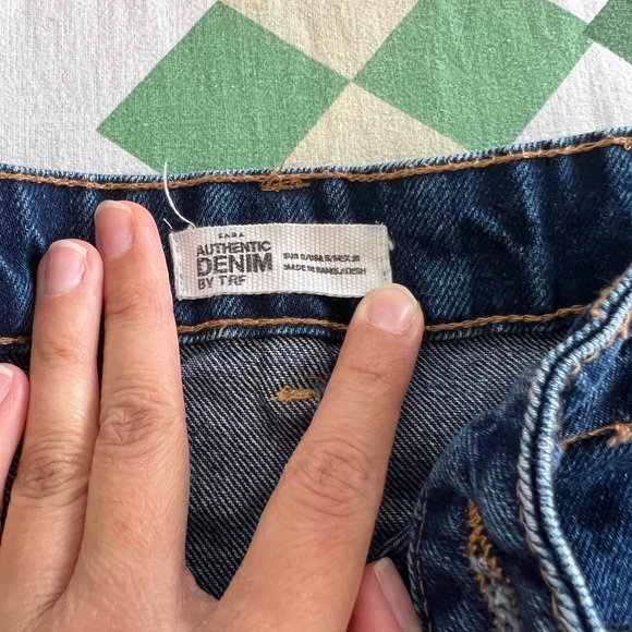 ❤️❤️❤️Zara button up denim skirt size s - Picture 3 of 3